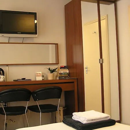 La Festa Bed & Breakfast 3*